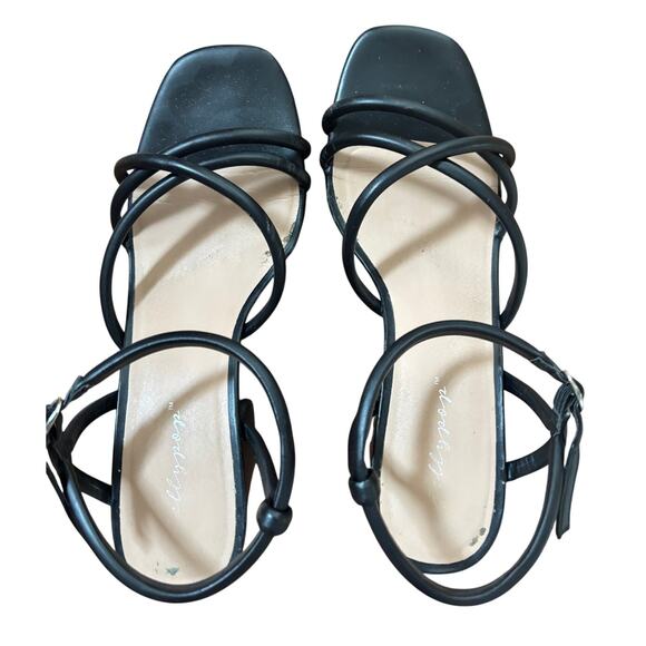 Black Strappy Block Heel Sandals - Womens Size 9 - Francesca's - Great Condition - Picture 2 of 4